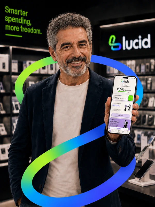 A professional shopping for electronics with Lucid